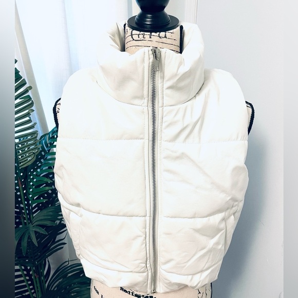Faux Leather White Full Zip Puffy Winter Vest - Picture 1 of 7